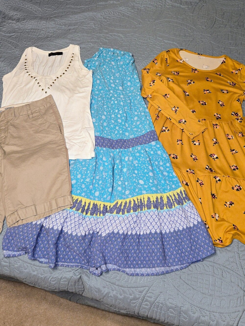 Women's M Clothing Bundle 4pcs